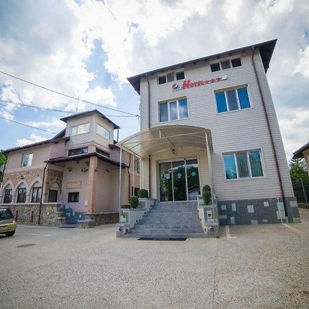 Hotel Gclub Breaza  Esterno foto