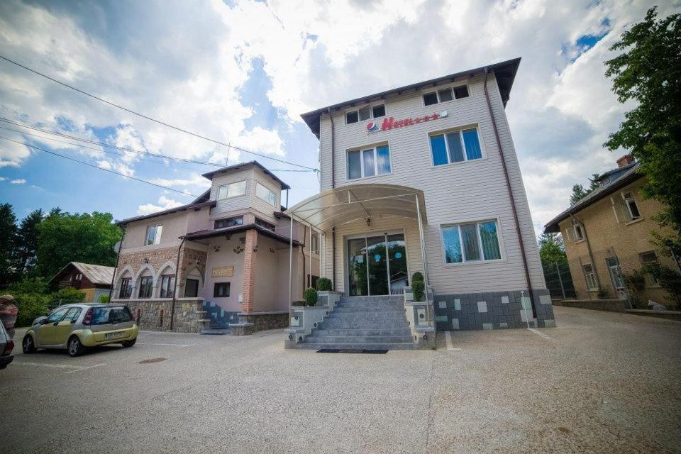 Hotel Gclub Breaza  Esterno foto