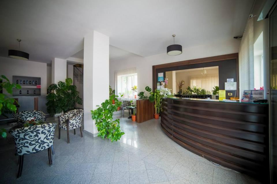 Hotel Gclub Breaza  Esterno foto